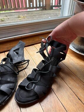 Women's Black Lace-Up Gladiator Sandals